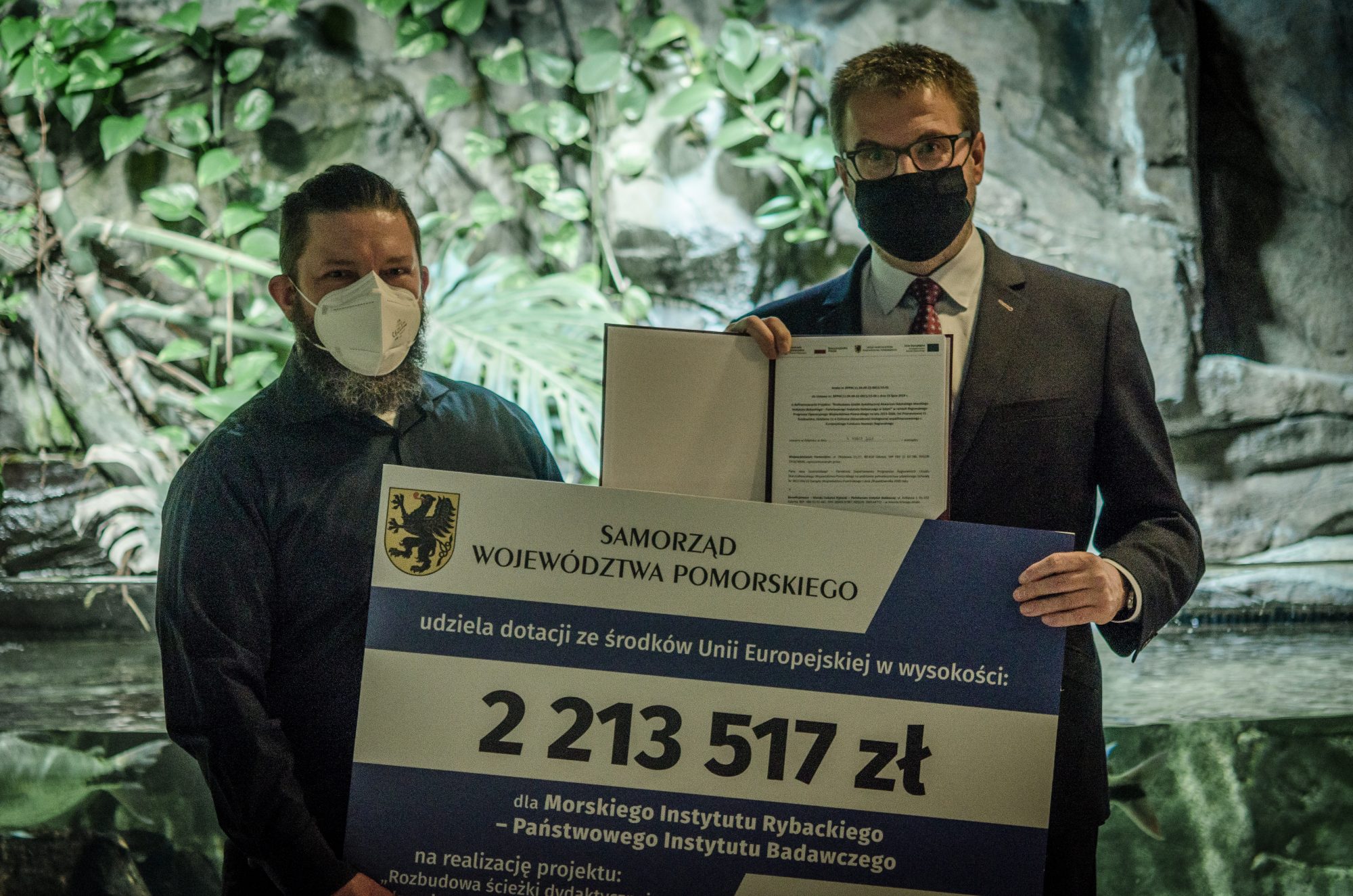 Wizyta wicemarszałka woj. Pomorskiego w Akwarium Gdyńskim. Fot. Weronika Podlesińska